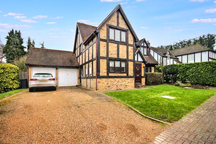 4 Bedroom Detached House To Rent In The Pointers, Ashtead, KT21