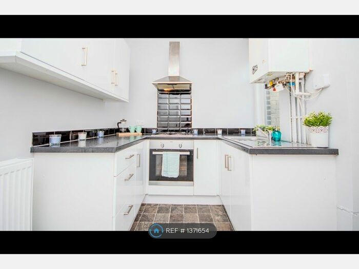 2 Bedroom Terraced House To Rent In Industrial Street, Bacup, OL13