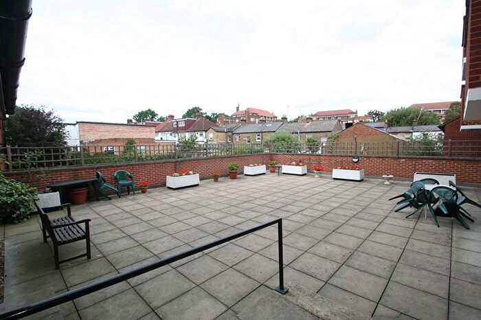 1 Bedroom Flat For Sale In Church Road, London, NW4