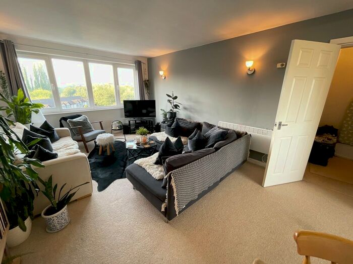 2 Bedroom Flat To Rent In Highover House, Didsbury, M20