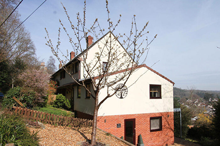 4 Bedroom Semi-Detached House To Rent In Strawberry Hill, Clevedon, BS21