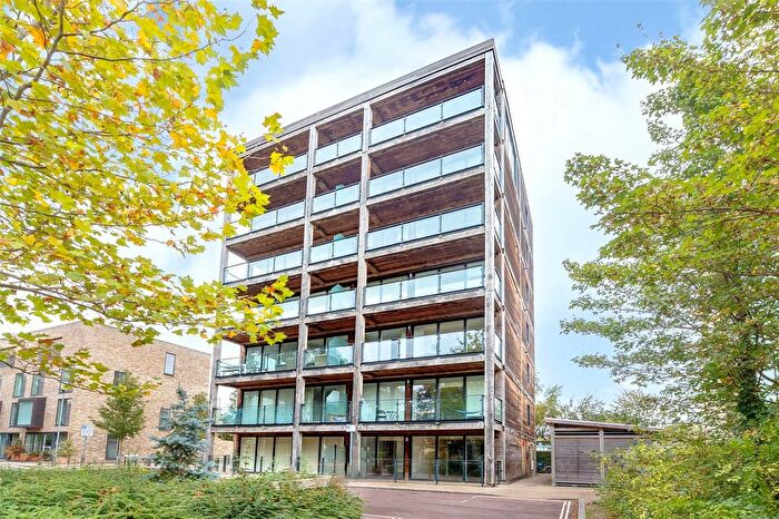 2 Bedroom Flat To Rent In Aberdeen Avenue, Cambridge, Cambridgeshire, CB2