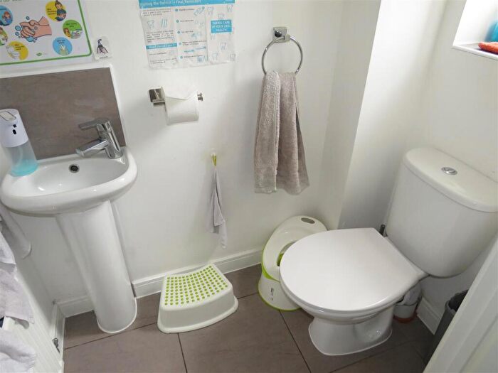 3 Bedroom Detached House For Sale In Jura Way, Smithswood, Birmingham, B36