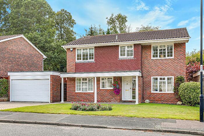 4 Bedroom Detached House For Sale In Suffield Close, South Croydon, CR2
