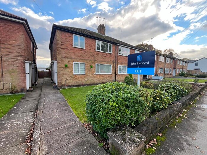 2 Bedroom Maisonette To Rent In High Street, Shirley, Solihull, West Midlands, B90