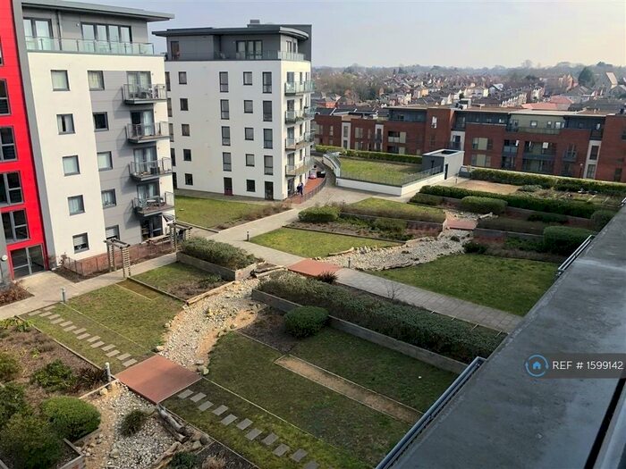 2 Bedroom Flat To Rent In Denyer Walk, Southampton, SO19