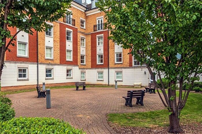 1 Bedroom Flat To Rent In Solomons Court, High Road, Finchley, London, N12