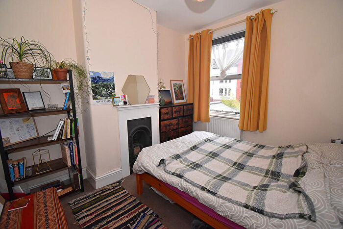 2 Bedroom Terraced House For Sale In Cotfield Street, Haven Banks, Exeter, EX2