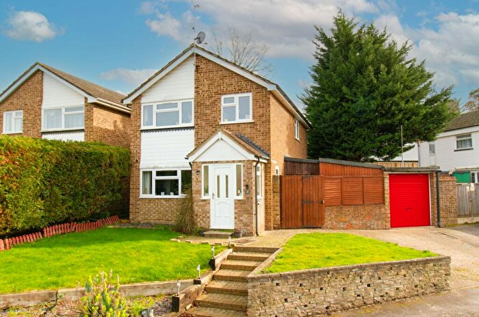 3 Bedroom Detached House For Sale In Hampton Close, Church Crookham, GU52