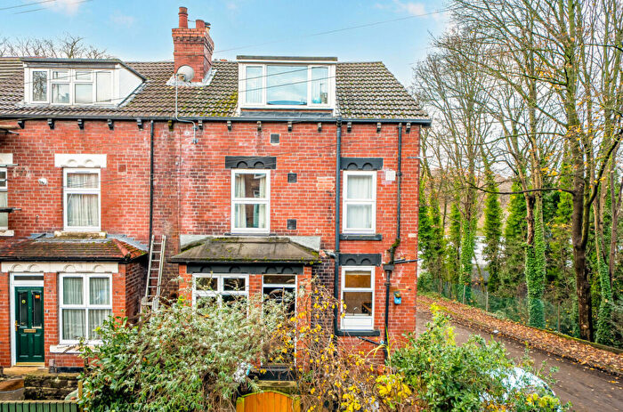 2 Bedroom End Of Terrace House For Sale In Ravenscar Terrace, Oakwood, Leeds, LS8