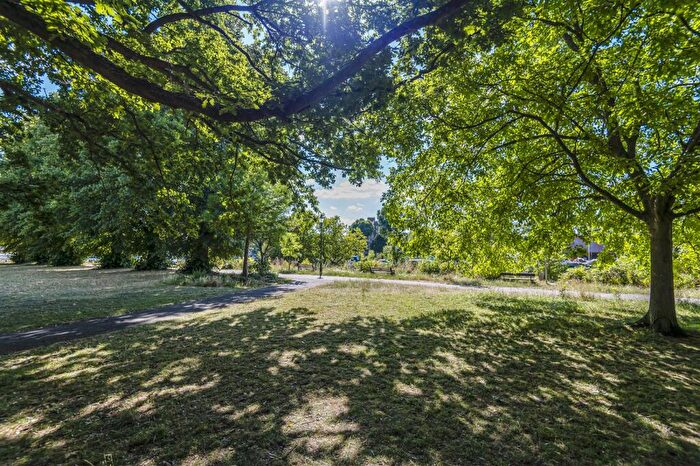 2 Bedroom Apartment To Rent In Lower Ham Road, Kingston Upon Thames, KT2