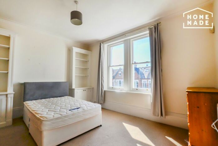 3 Bedroom Flat To Rent In Altenburg Gardens, London, SW11