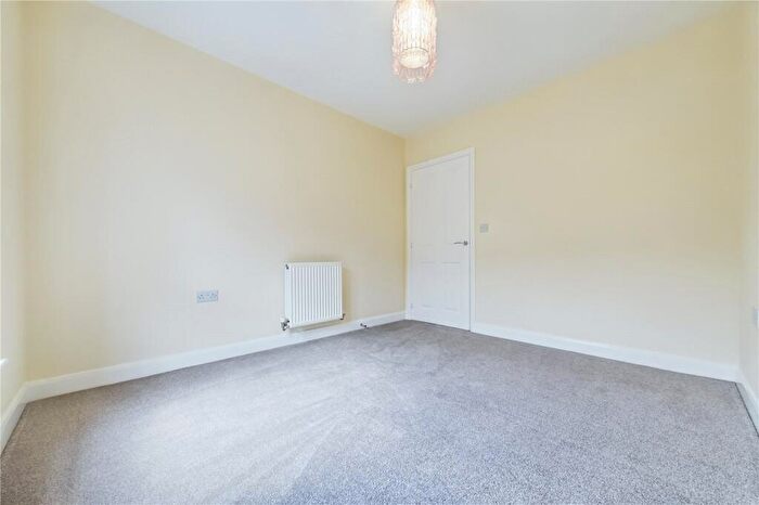 2 Bedroom Apartment For Sale In Battle Square, Reading, Berkshire, RG30