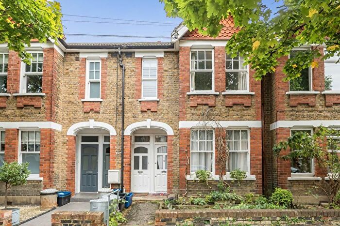 2 Bedroom Maisonette To Rent In Darell Road, Richmond, TW9