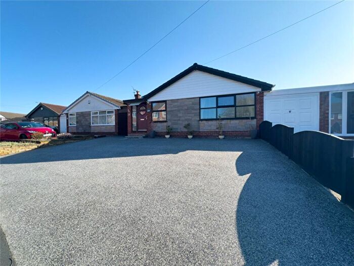 3 Bedroom Bungalow For Sale In Whiteley Drive, Middleton, Manchester, M24