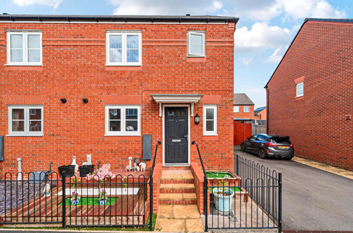 3 Bedroom End Of Terrace House For Sale In Barnton Way, Sandbach, Cheshire, CW11