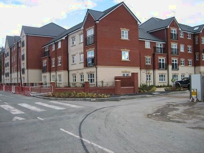2 Bedroom Flat To Rent In Astley Brook Close, Bolton, BL1