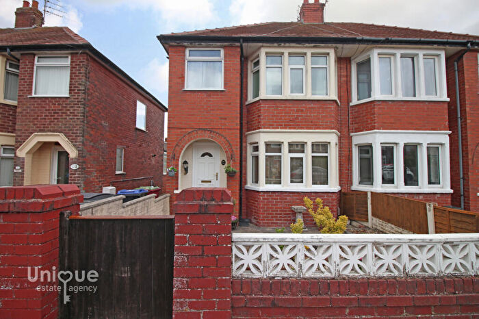 3 Bedroom Semi-Detached House For Sale In Carcroft Avenue, Bispham, Blackpool, FY2