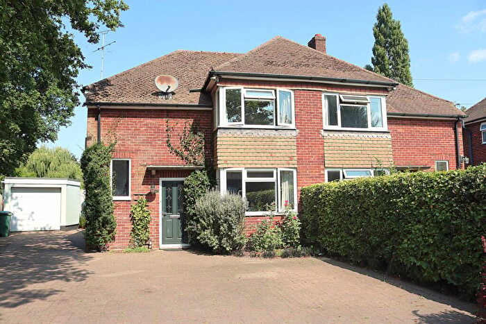 3 Bedroom Semi-Detached House For Sale In Southwood Road, Farnborough, GU14