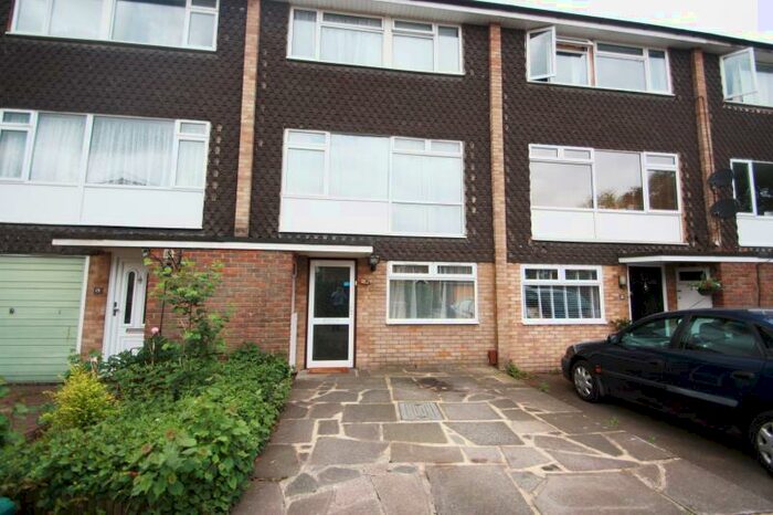 4 Bedroom Terraced House To Rent In Pinewood Park, New Haw, KT15