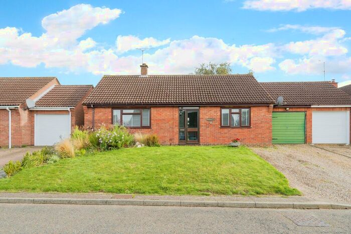 3 Bedroom Bungalow For Sale In Claxtons Close, Mileham, King's Lynn, Norfolk, PE32