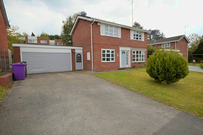 3 Bedroom Detached House To Rent In Marlborough Gardens, Wolverhampton, West Midlands, WV6