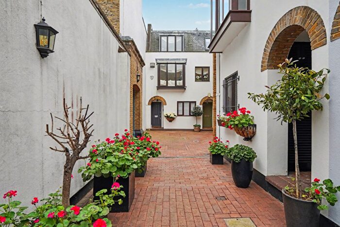 3 Bedroom Maisonette For Sale In Bowland Yard, Belgravia, SW1X