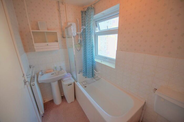 2 Bedroom Semi-Detached Bungalow For Sale In Park Drive, Sutton-in-Craven, BD20