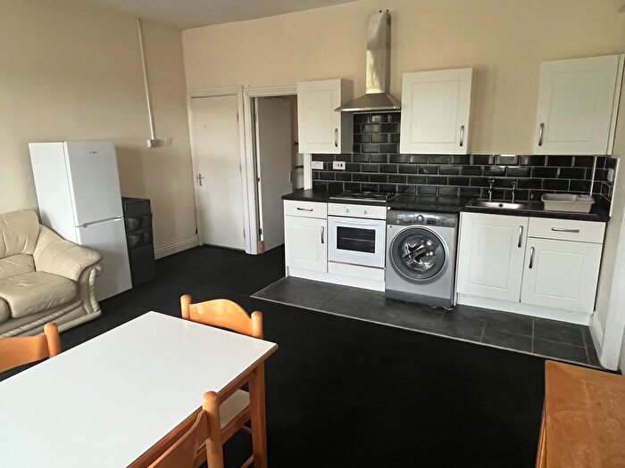 3 Bedroom Flat To Rent In Westgate, Rotherham, S60