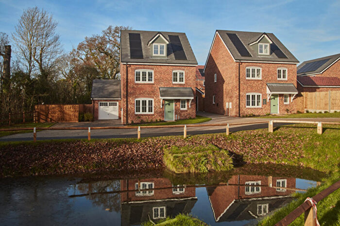 5 Bedroom Detached House For Sale In Northaw Road East, Cuffley, Hertfordshire, EN6