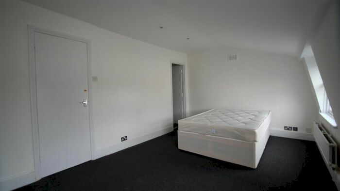 2 Bedroom Flat To Rent In Blenheim Terrace, London, NW8