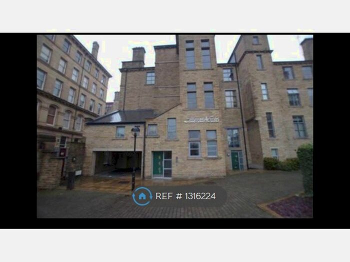 2 Bedroom Flat To Rent In Silens Works, Bradford BD1