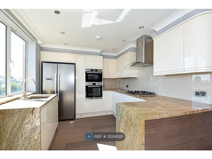 3 Bedroom Flat To Rent In Regent Court, London, NW8