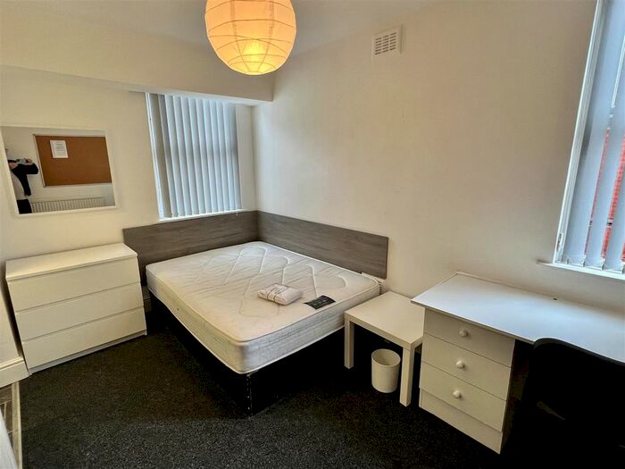 Studio To Rent In Eccles Old Road, Salford, M6