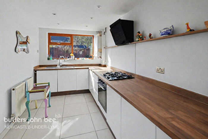 4 Bedroom Semi-Detached House For Sale In Racecourse, Newcastle, ST5