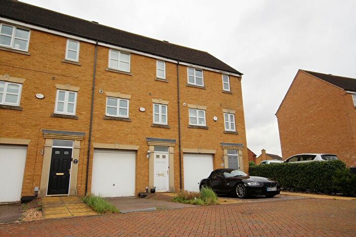 3 Bedroom Town House To Rent In Hargate Way, Hampton Hargate, Peterborough, PE7