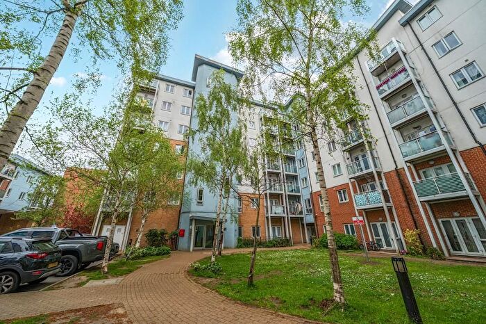 2 Bedroom Flat To Rent In Mill Street, Slough, SL2