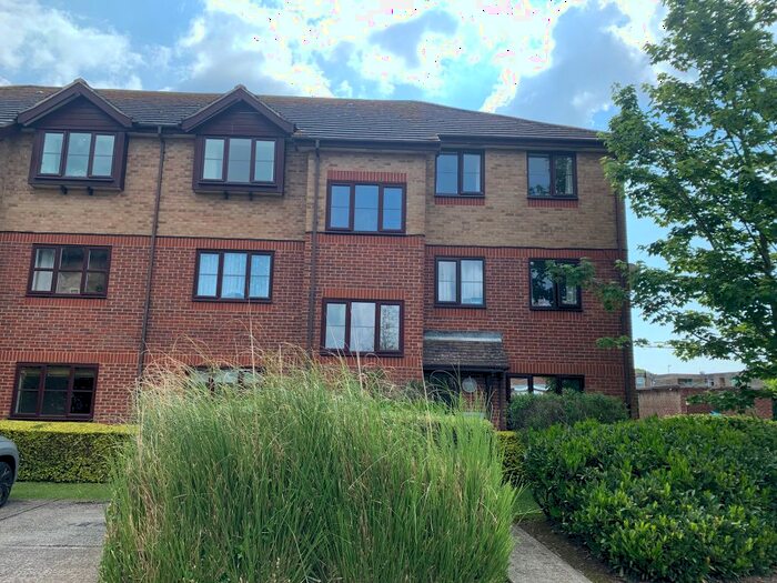 Block Of Flats To Rent In Copper Hall Close, Littlehampton, BN16