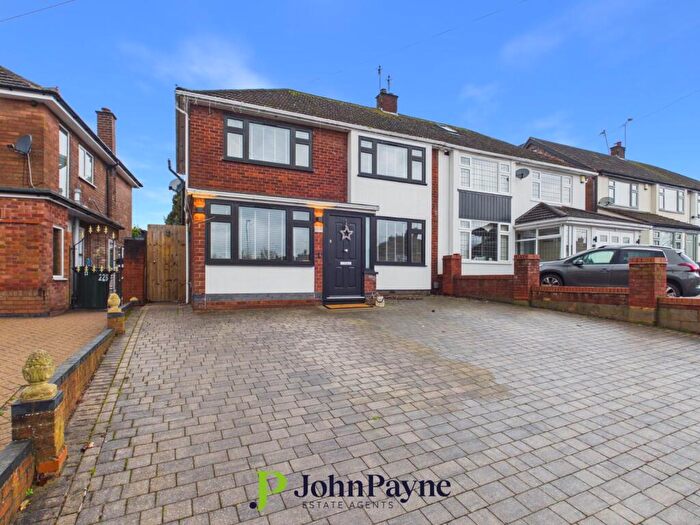 3 Bedroom Semi-Detached House For Sale In Baginton Road, Styvechale, Coventry, CV3