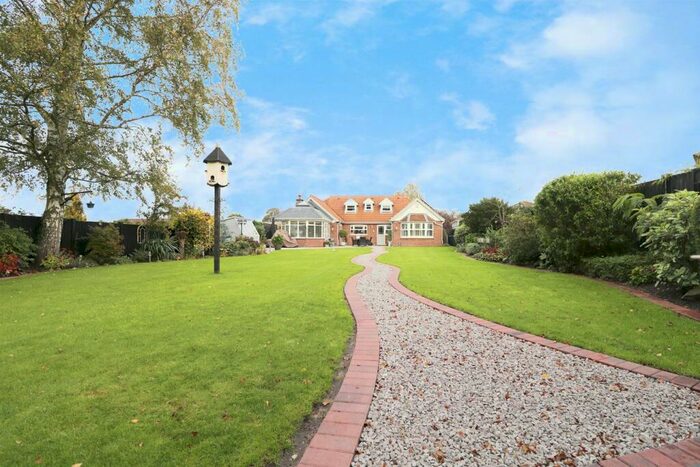 5 Bedroom Detached House For Sale In Westgate, Scotton, DN21