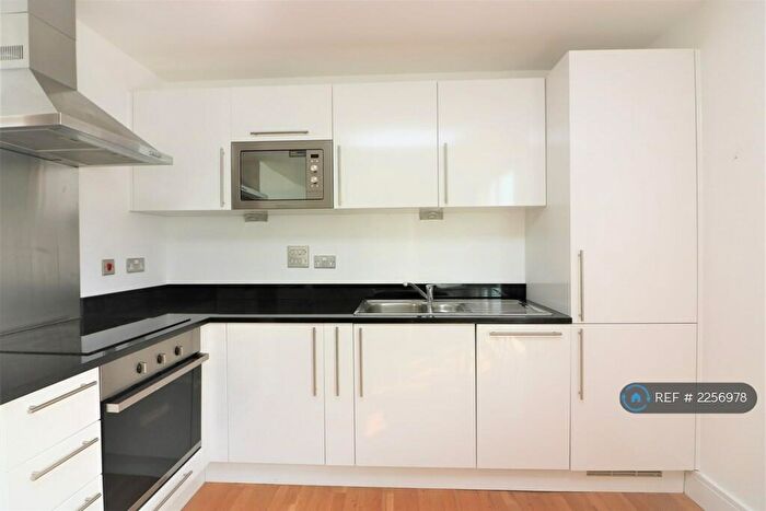1 Bedroom Flat To Rent In Cobalt Point, London, E14