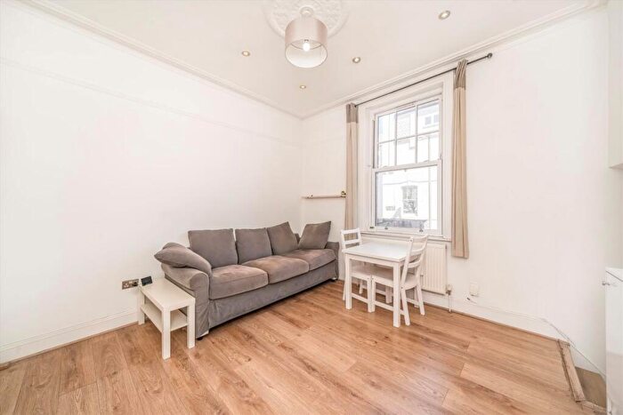 2 Bedroom Flat To Rent In Lavender Hill, Battersea, SW11