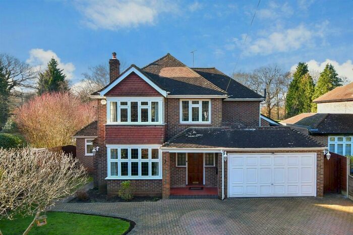 5 Bedroom Detached House For Sale In Oxshott Road, Leatherhead, Surrey, KT22