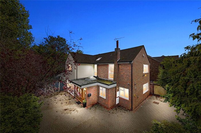 4 Bedroom Detached House For Sale In Kingston Road, Romford, RM1