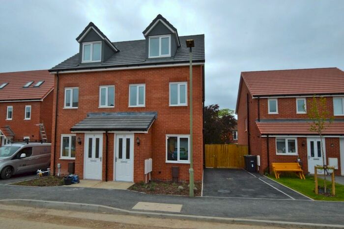 3 Bedroom Semi-Detached House To Rent In Turret Avenue, Warblington, PO9