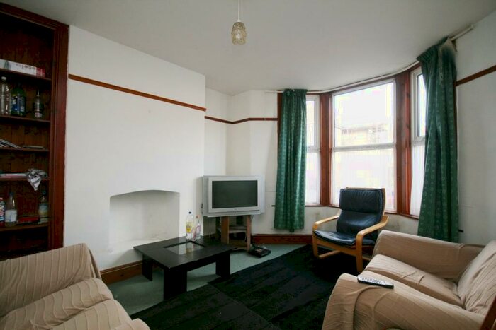 6 Bedroom End Of Terrace House To Rent In Highbury Road, Horfield, Bristol, BS7