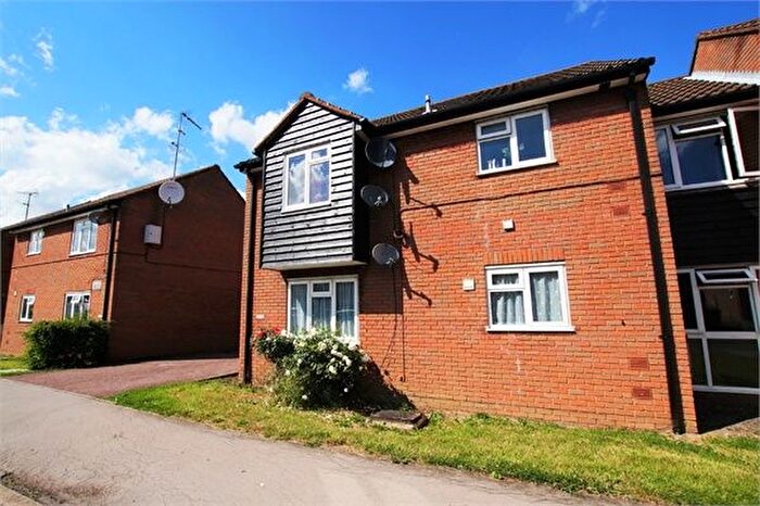 1 Bedroom Flat To Rent In Bardfield Way, Rayleigh, SS6