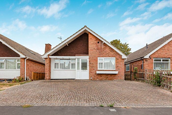 3 Bedroom Bungalow For Sale In Vale Avenue, Wantage, OX12