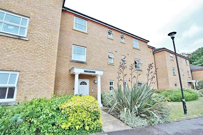 2 Bedroom Flat To Rent In White Lodge Close, Isleworth, TW7
