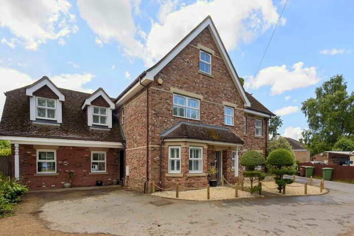 7 Bedroom Detached House To Rent In Popeswood Road, Binfield, RG42